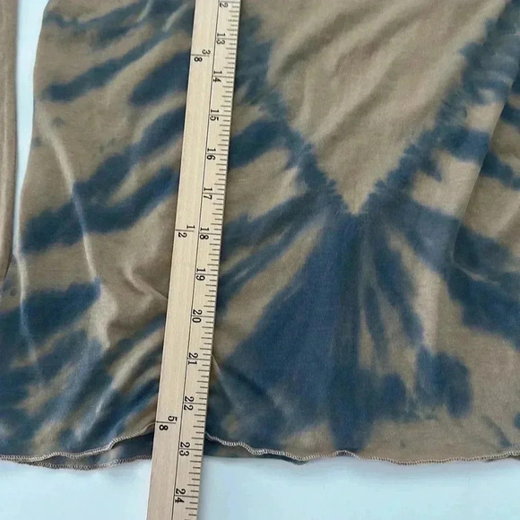 NWT Chaser Cold Shoulder Top Small Tan Blue Cutouts Tie Dye Long Bell Sleeves - Picture 6 of 9